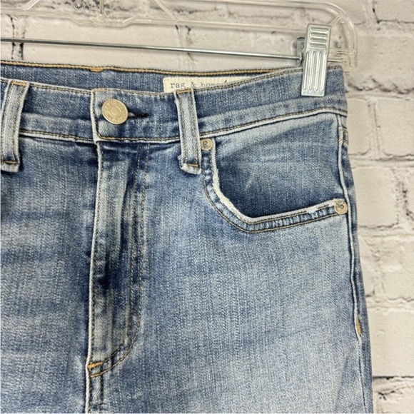 Rag & Bone Dive Skinny Jeans In Freemont
Light Blue Wash - Picture 8 of 11